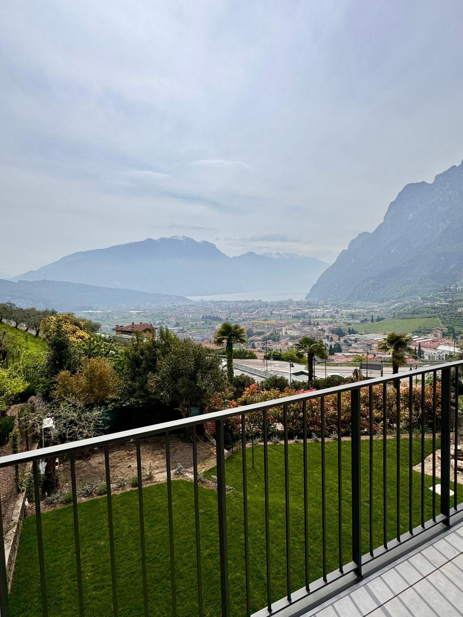 Eco Garda Hill Apartman Tenno Kültér fotó