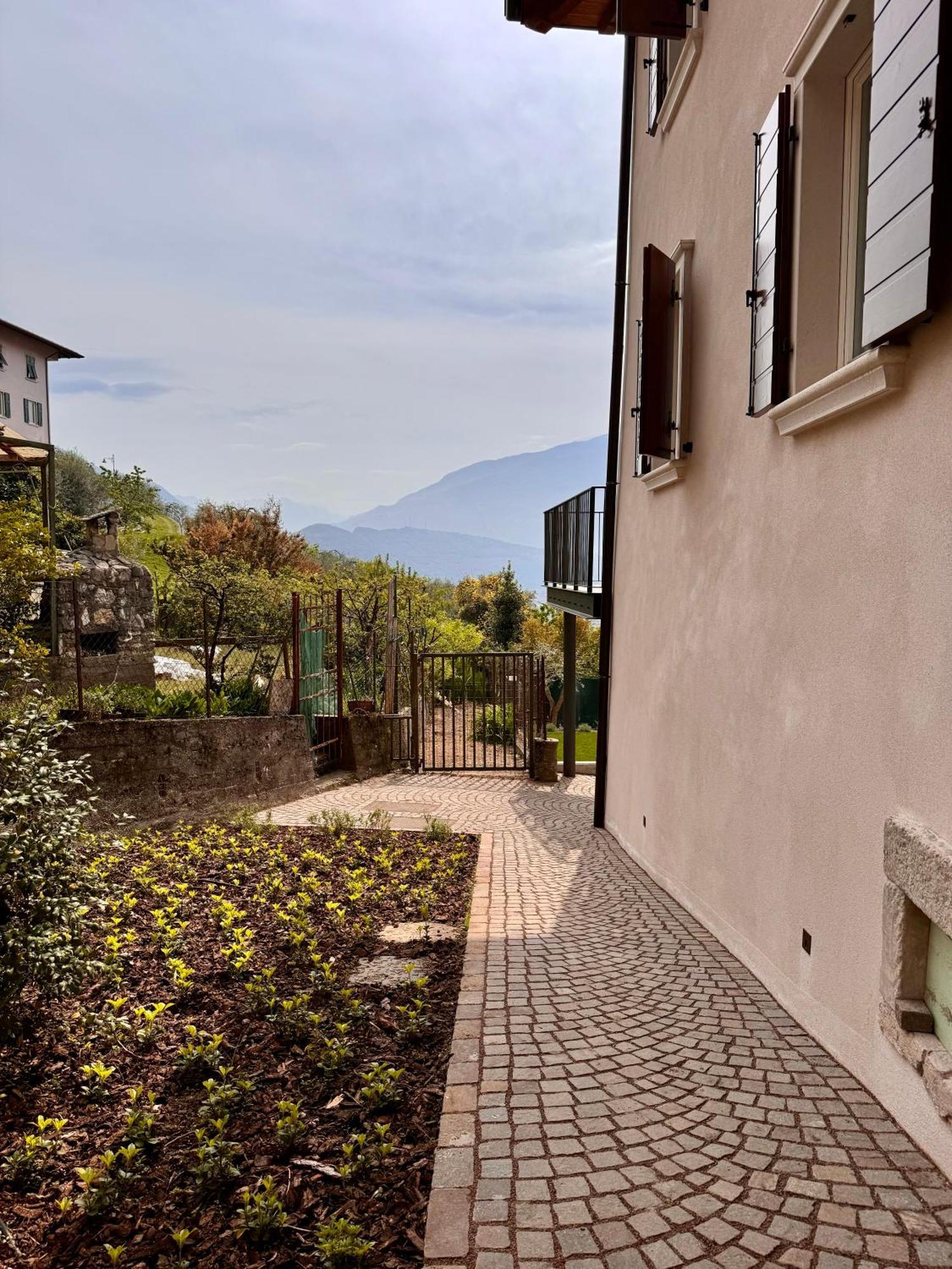 Eco Garda Hill Apartman Tenno Kültér fotó
